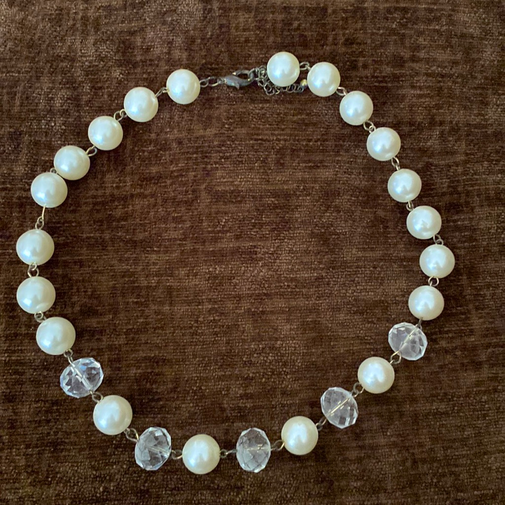 Large Faux Pearls With Clear Beads 5$